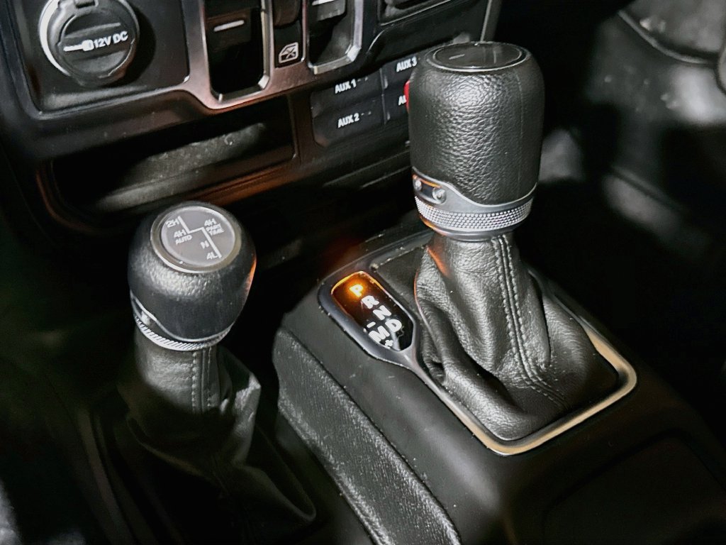 Used 2023 Jeep Wrangler Unlimited w/ Sun & Screen Package AWD/4WD image 18
