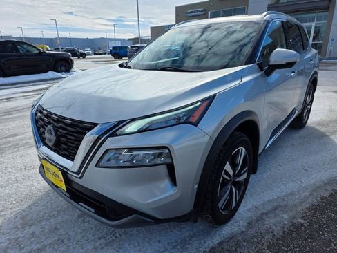 Used 2023 Nissan Rogue SL w/ SL Premium Package image 2