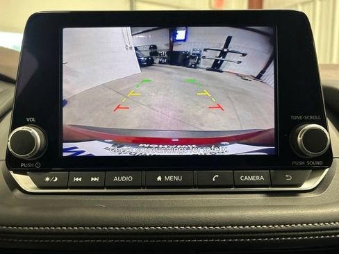 Used 2023 Nissan Rogue S AWD/4WD image 30