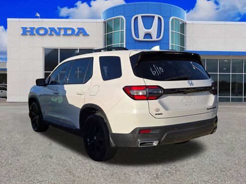 Used 2025 Honda Pilot Black Edition image 13