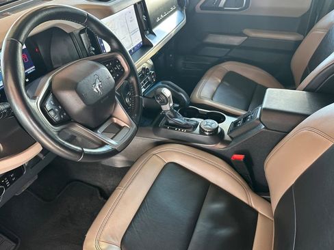 Used 2023 Ford Bronco Wildtrak AWD/4WD image 11