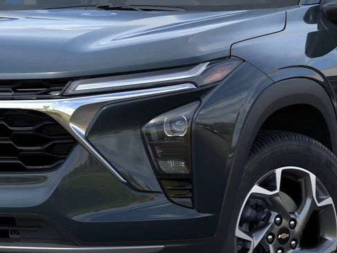 New 2026 Chevrolet Trax LT w/ LT Convenience Package FWD image 10