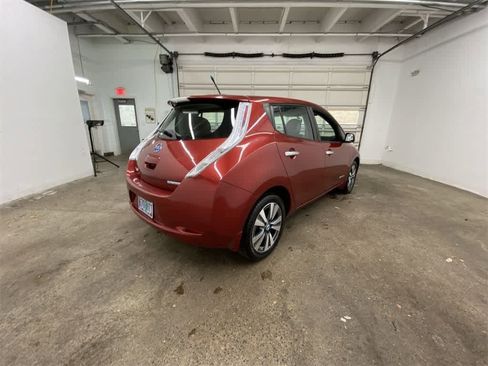 Used 2013 Nissan Leaf SL image 6