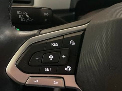 Certified 2020 Volkswagen Atlas Cross Sport SE AWD/4WD image 18