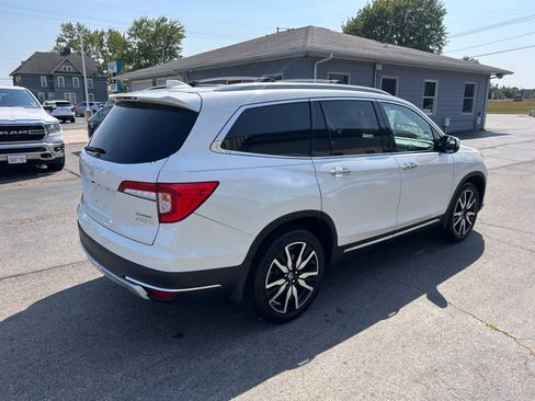 Used 2019 Honda Pilot Touring image 3