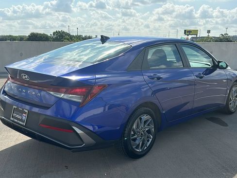 Used 2024 Hyundai Elantra SEL FWD image 12