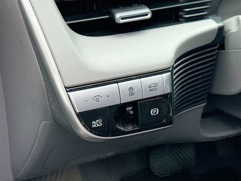 Certified 2024 Hyundai Ioniq 5 SEL RWD image 8