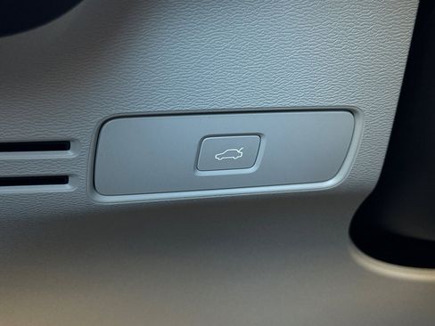 New 2026 Volvo XC40 B5 Ultra w/ Climate Package image 32