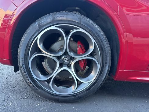 Used 2022 Alfa Romeo Stelvio Veloce image 18