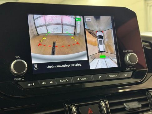 Used 2025 Nissan Pathfinder Rock Creek AWD/4WD image 35