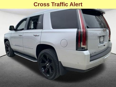 Used 2017 Cadillac Escalade Luxury AWD/4WD image 10