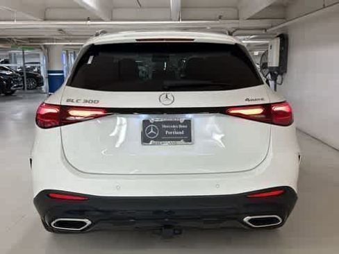 Used 2023 Mercedes-Benz GLC 300 4MATIC image 8
