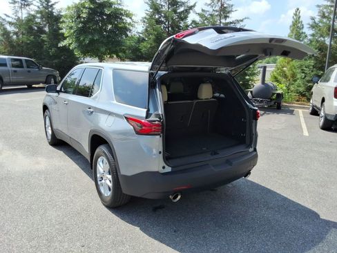 Certified 2023 Chevrolet Traverse LS FWD image 15