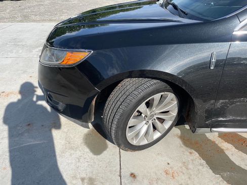 Used 2014 Lincoln MKS AWD w/ Equipment Group 101A image 32