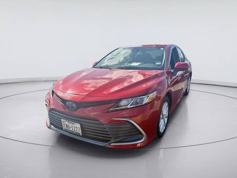 Used 2023 Toyota Camry LE FWD image 7