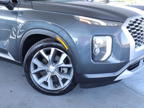 Used 2020 Hyundai Palisade SEL w/ Premium Package FWD image 4