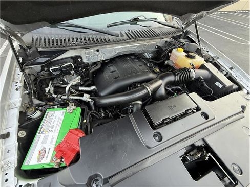 Used 2017 Ford Expedition XLT image 19