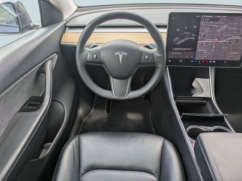 Used 2021 Tesla Model Y Long Range AWD/4WD image 17