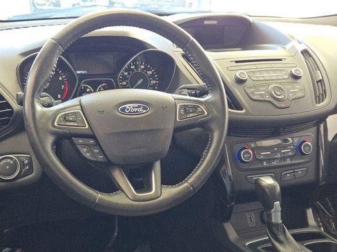 Used 2017 Ford Escape SE w/ SE Sport Appearance Package image 16