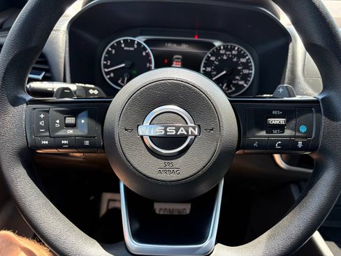 Used 2023 Nissan Rogue SV AWD/4WD image 17