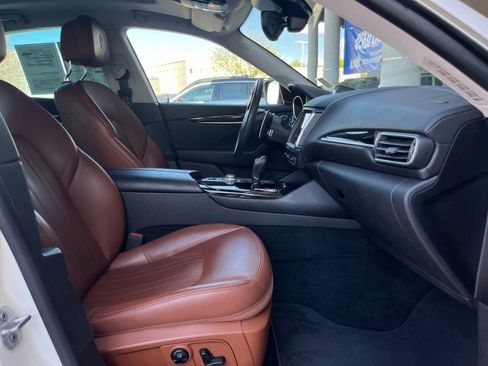 Used 2017 Maserati Levante w/ Sport Package image 27