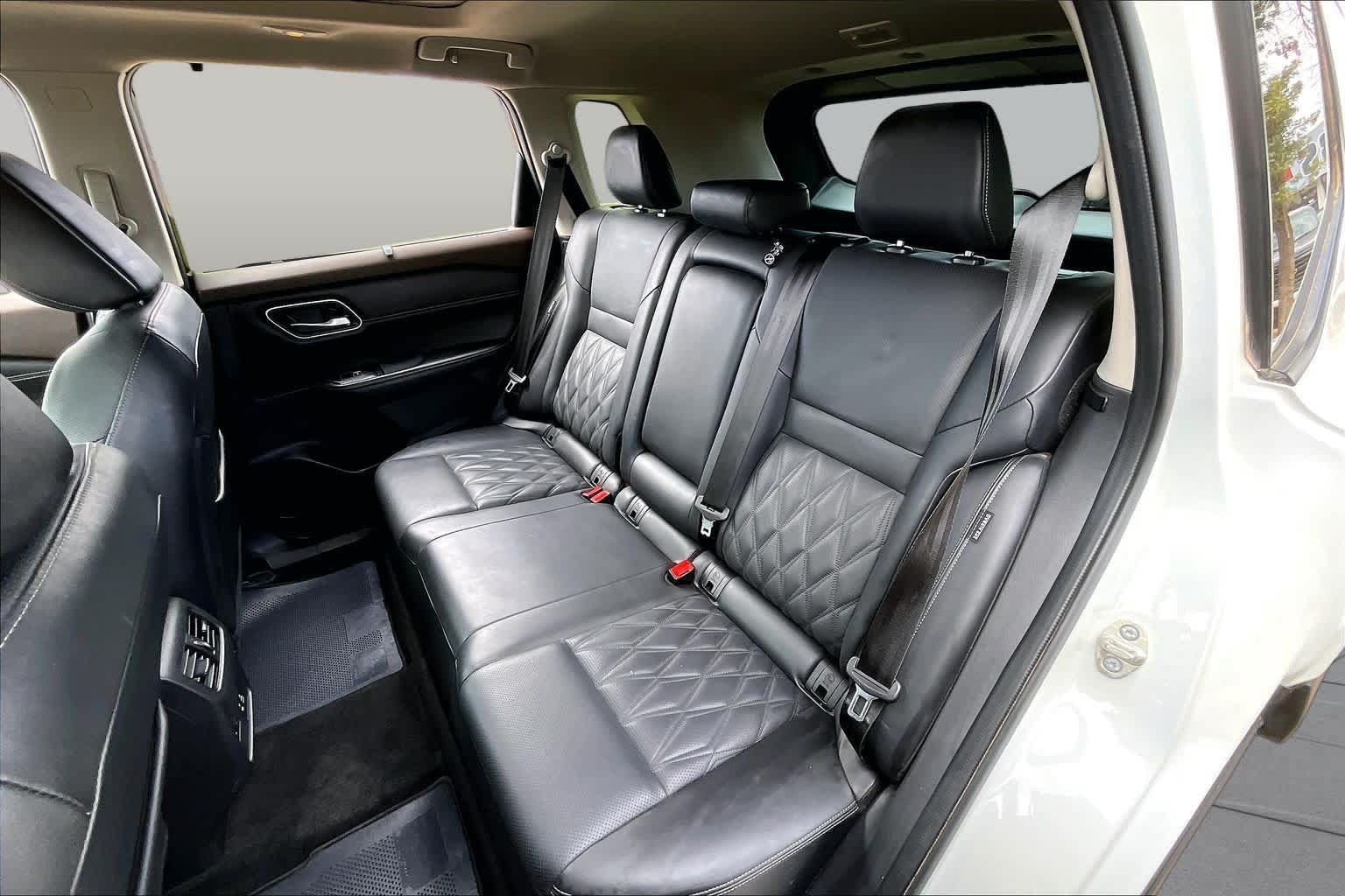 Used 2023 Nissan Rogue Platinum w/ Platinum Premium Package FWD image 21