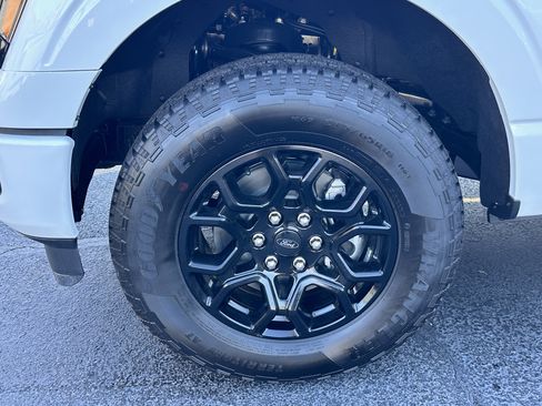 New 2025 Ford F150 XLT w/ Equipment Group 302A MID image 18