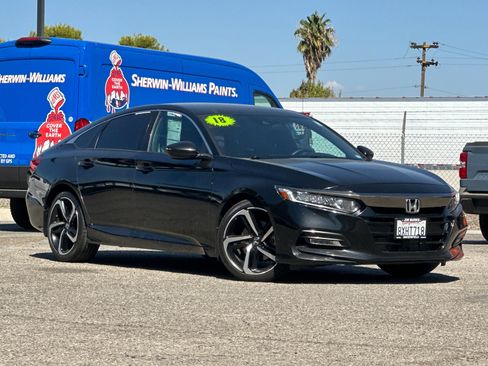 Used 2018 Honda Accord Sport image 2