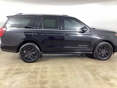 Used 2025 Ford Expedition Platinum w/ Driver's Package AWD/4WD image 5