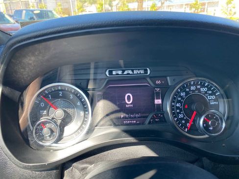Used 2020 RAM 1500 Big Horn AWD/4WD image 15