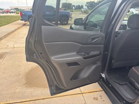 Used 2023 GMC Acadia AT4 w/ Trailering Package AWD/4WD image 14