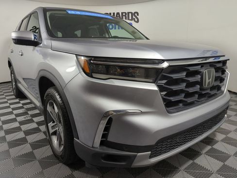 Used 2023 Honda Pilot EX-L image 6