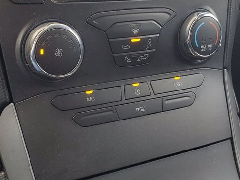 Used 2016 Ford Edge SE FWD image 13