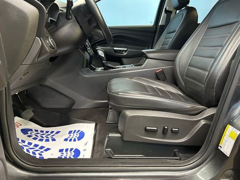 Used 2019 Ford Escape Titanium image 14