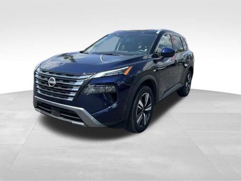Used 2026 Nissan Rogue SL FWD image 3