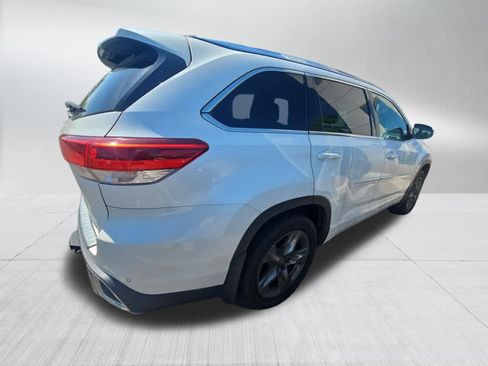 Used 2017 Toyota Highlander Limited Platinum AWD/4WD image 7