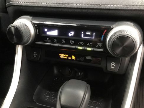 Used 2019 Toyota RAV4 LE w/ All Weather Liner Package AWD/4WD image 24