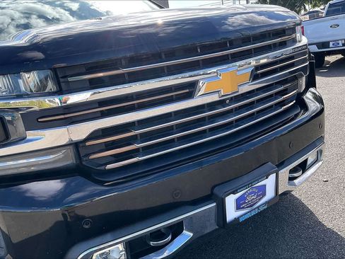 Used 2020 Chevrolet Silverado 1500 High Country w/ Technology Package AWD/4WD image 33