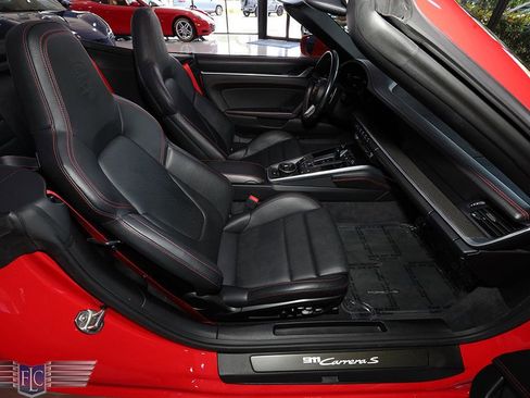 Used 2021 Porsche 911 Carrera S RWD image 19