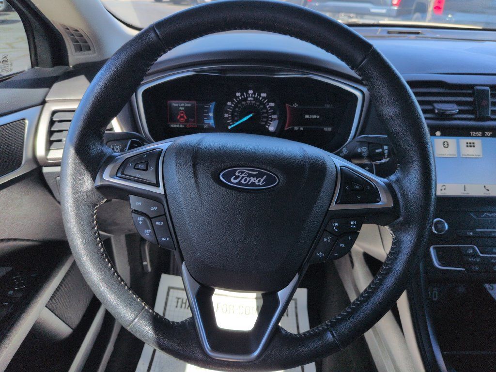 Used 2019 Ford Fusion SE w/ Equipment Group 151A FWD image 14