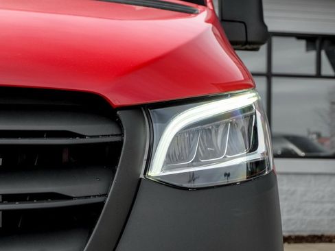 Used 2025 Mercedes-Benz Sprinter 2500 image 7