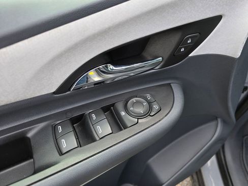 Used 2020 Chevrolet Bolt LT FWD image 25