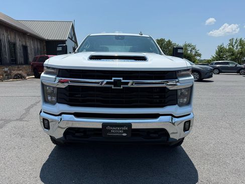 Used 2025 Chevrolet Silverado 2500 LT w/ Convenience Package AWD/4WD image 10