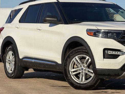 Used 2021 Ford Explorer XLT w/ Equipment Group 202A image 7