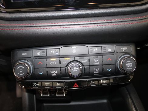 Used 2024 Dodge Durango GT AWD/4WD image 26