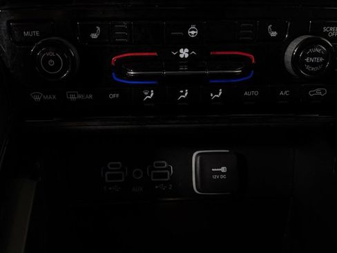 Used 2023 Jeep Grand Cherokee L Limited w/ Black Appearance Package AWD/4WD image 25