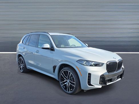 New 2026 BMW X5 sDrive40i w/ M Sport Package image 2