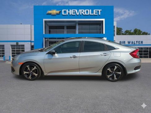 Used 2017 Honda Civic Touring image 2