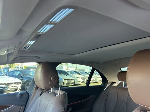 Used 2018 Mercedes-Benz E 300 image 24