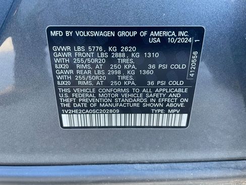 Used 2025 Volkswagen Atlas Cross Sport SE image 29